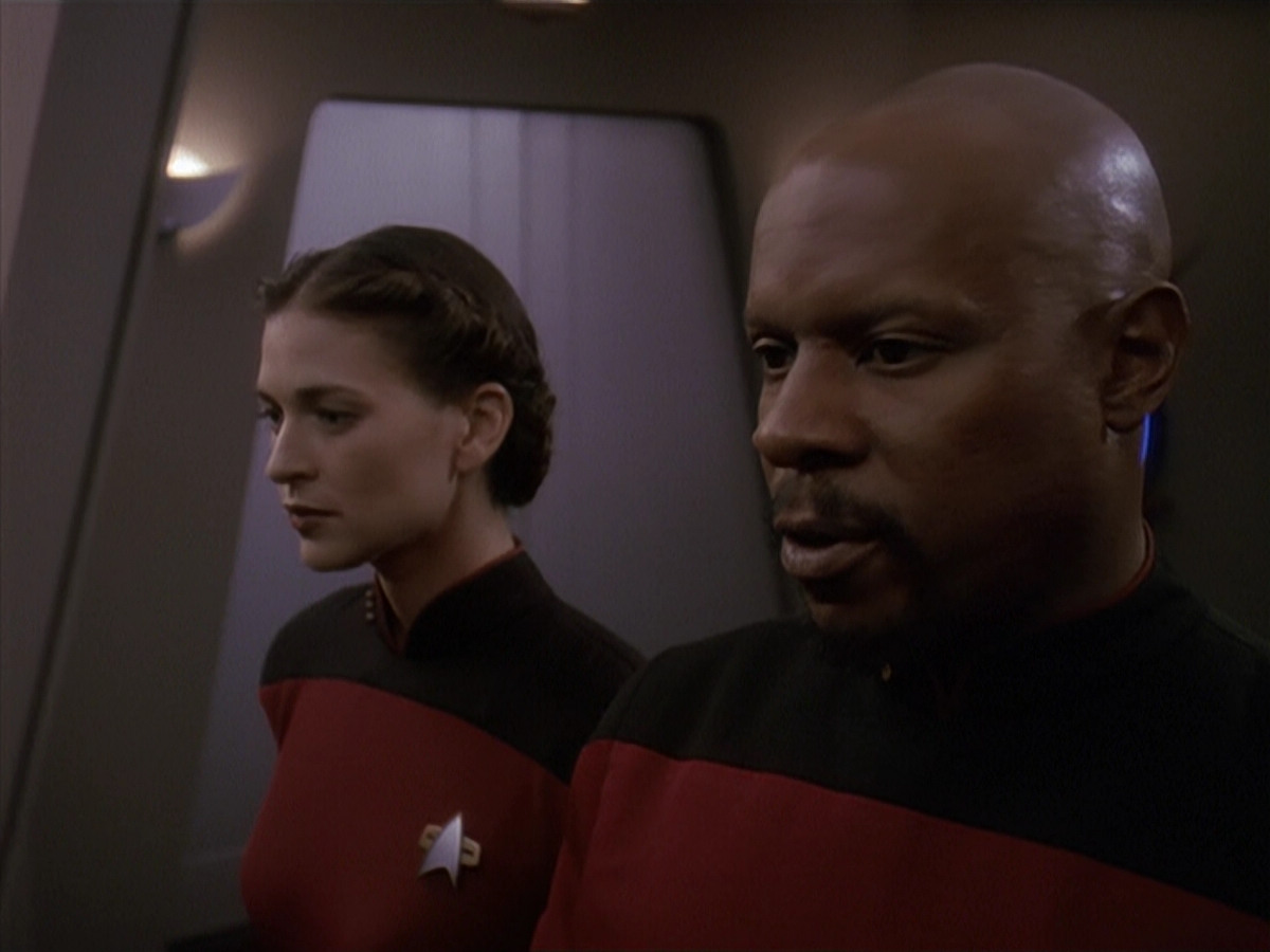 extant_StarTrek_DS9_4x12-ParadiseLost_02377.jpg
