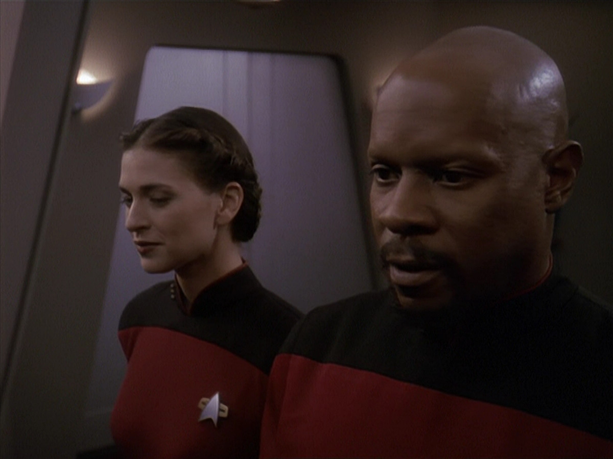 extant_StarTrek_DS9_4x12-ParadiseLost_02378.jpg