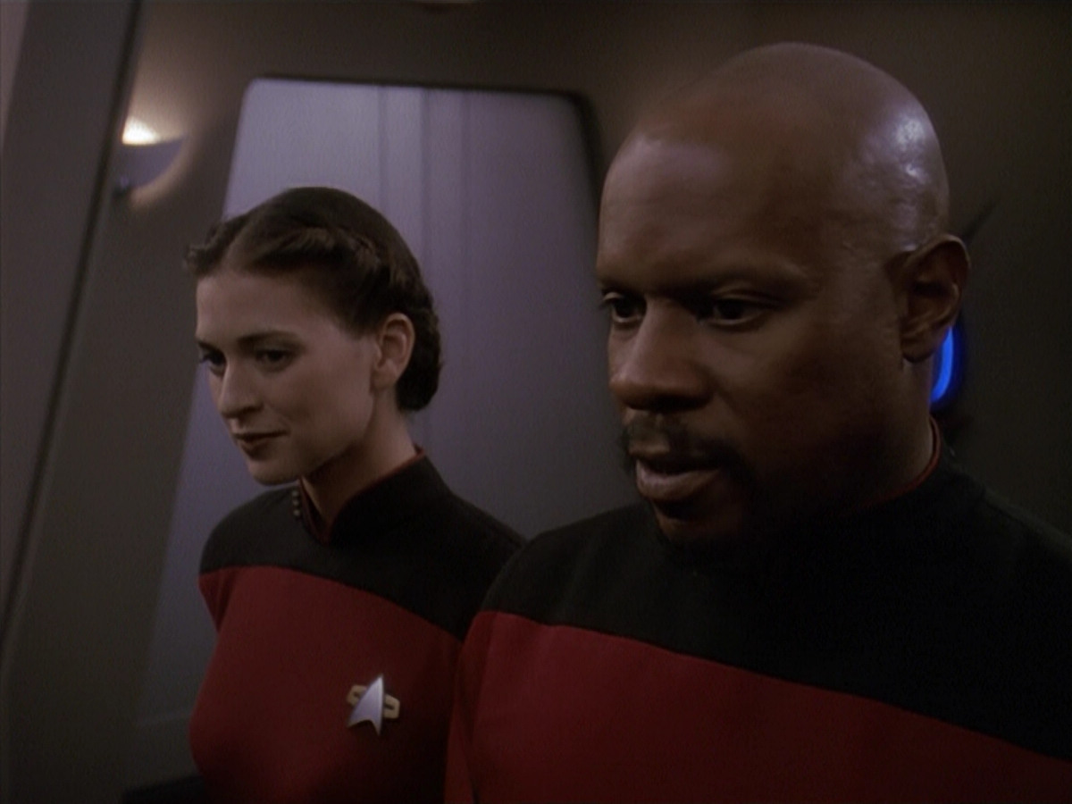 extant_StarTrek_DS9_4x12-ParadiseLost_02380.jpg