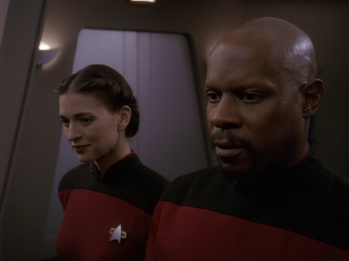 extant_StarTrek_DS9_4x12-ParadiseLost_02382.jpg