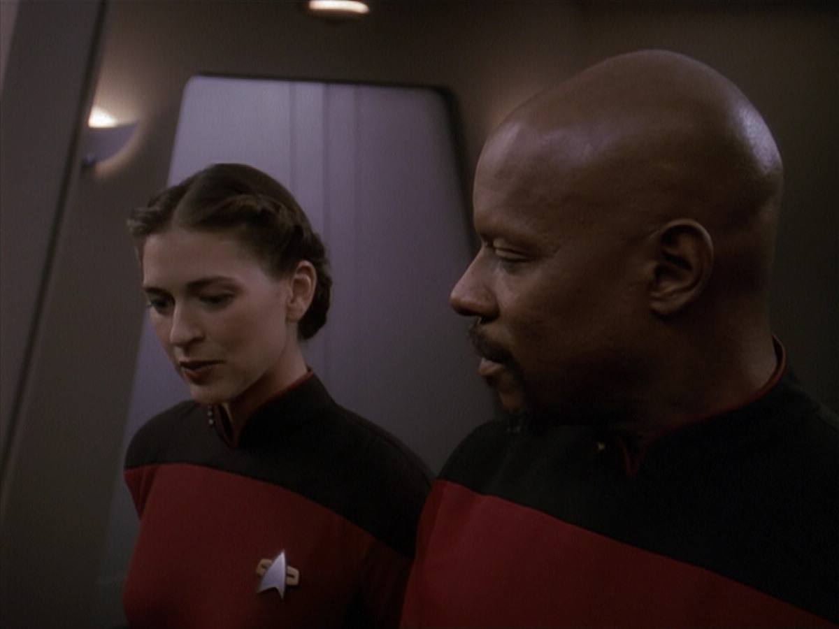 extant_StarTrek_DS9_4x12-ParadiseLost_02391.jpg
