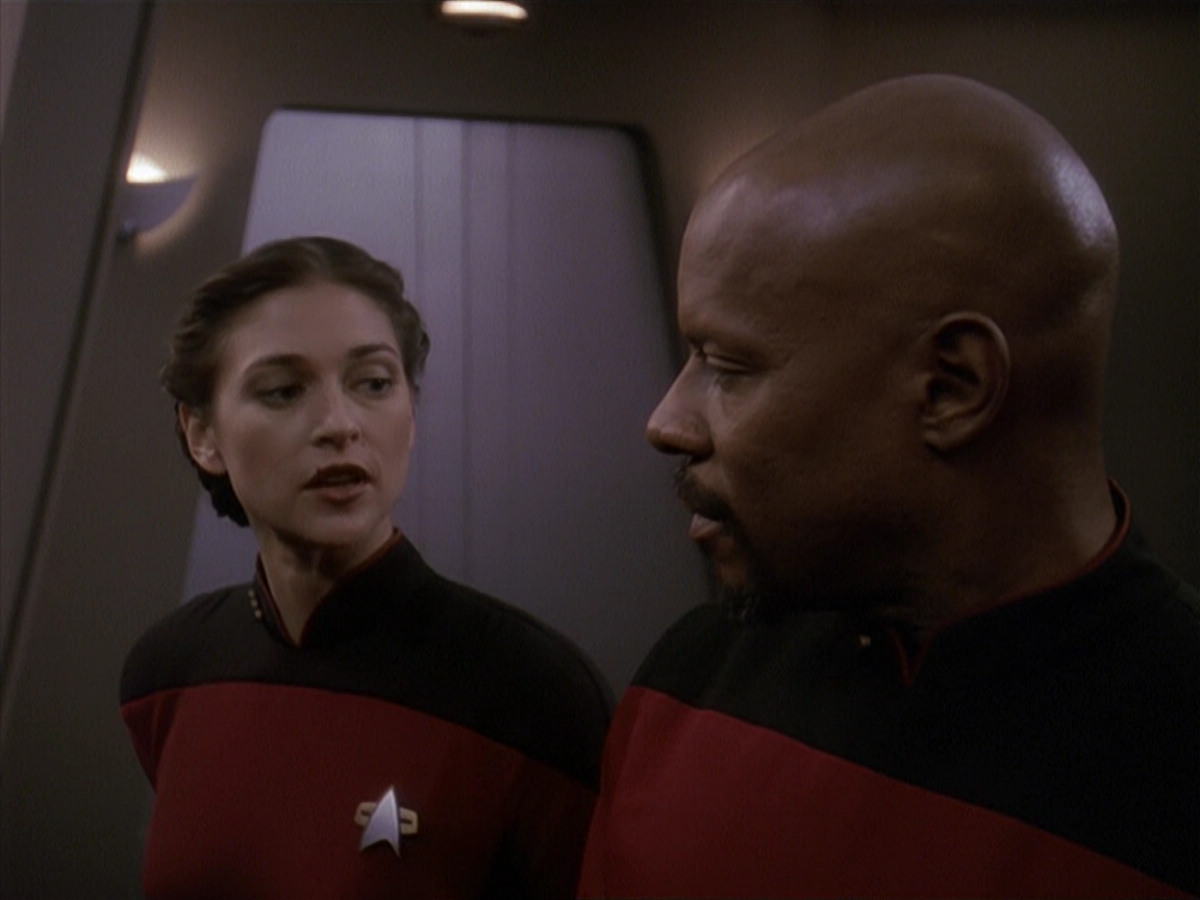 extant_StarTrek_DS9_4x12-ParadiseLost_02393.jpg