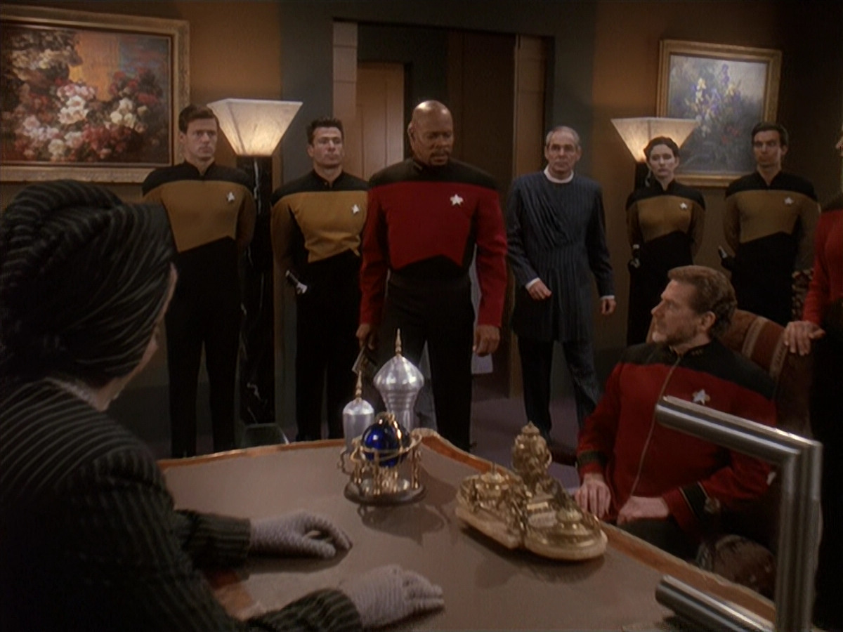 extant_StarTrek_DS9_4x12-ParadiseLost_02408.jpg