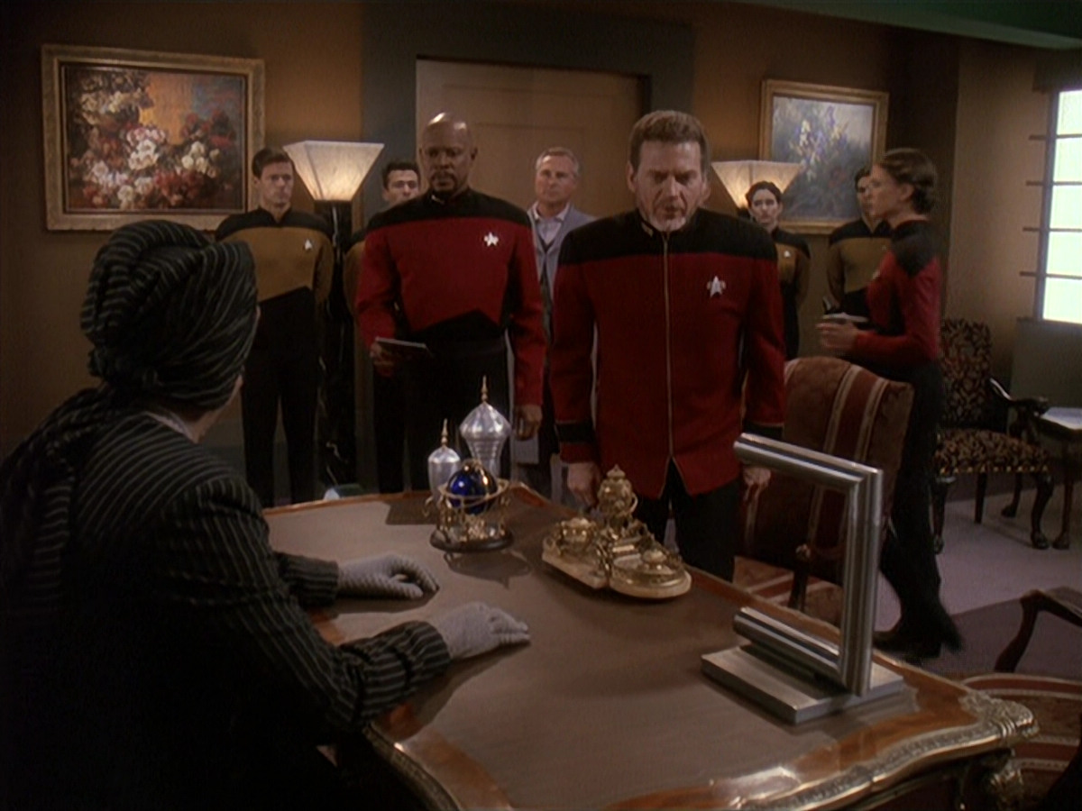 extant_StarTrek_DS9_4x12-ParadiseLost_02412.jpg