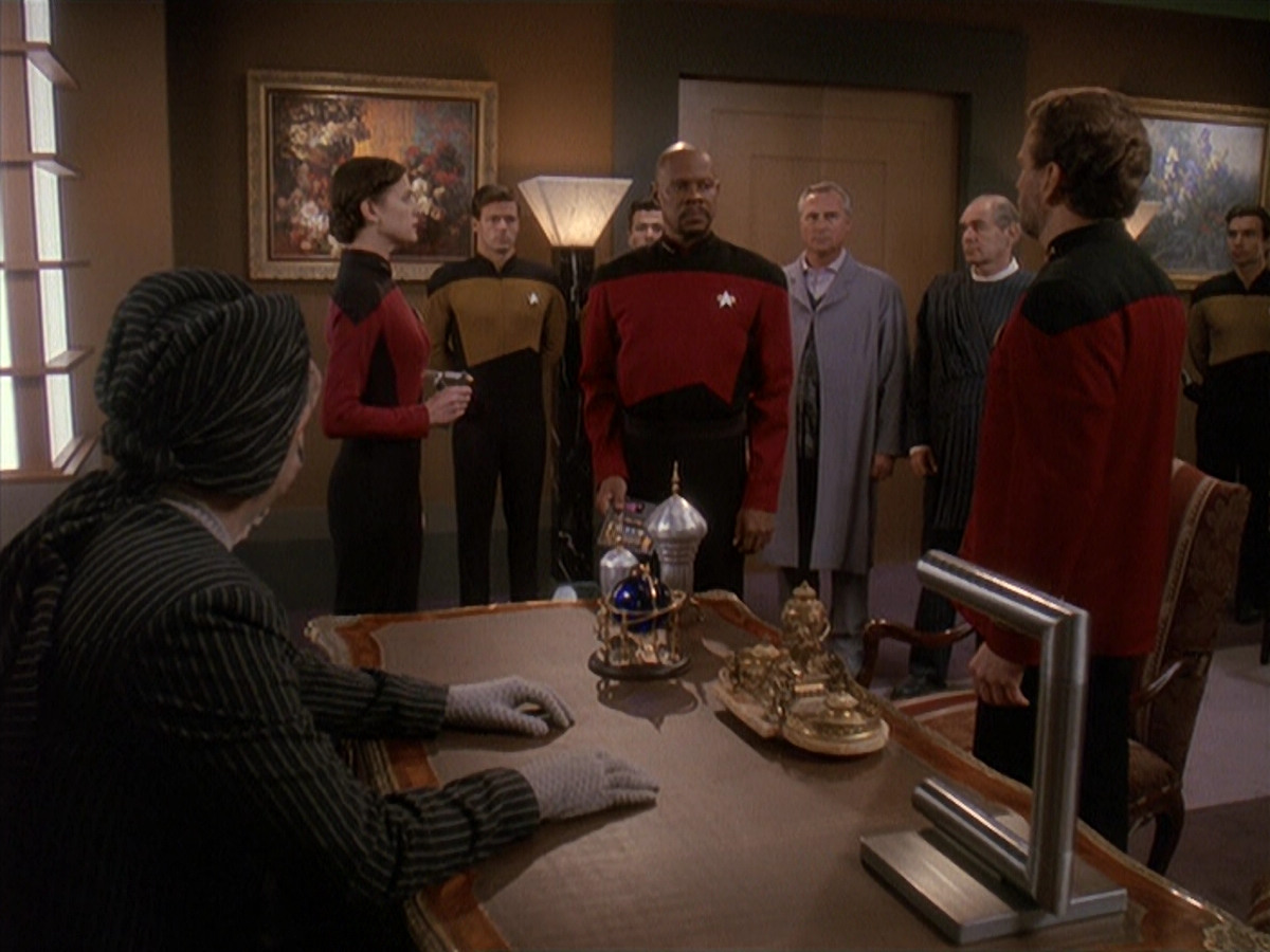 extant_StarTrek_DS9_4x12-ParadiseLost_02419.jpg