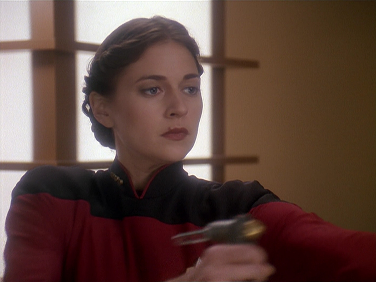 extant_StarTrek_DS9_4x12-ParadiseLost_02430.jpg