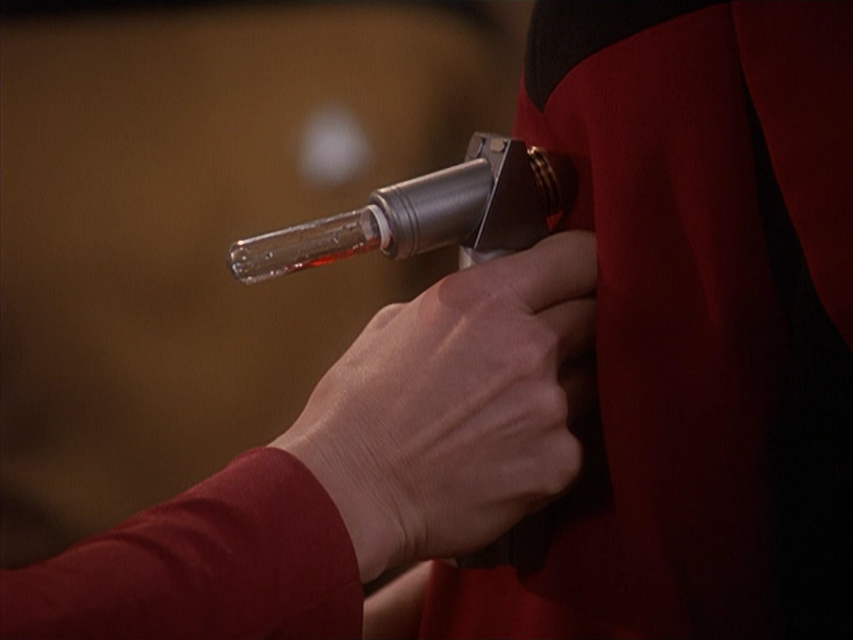 extant_StarTrek_DS9_4x12-ParadiseLost_02436.jpg