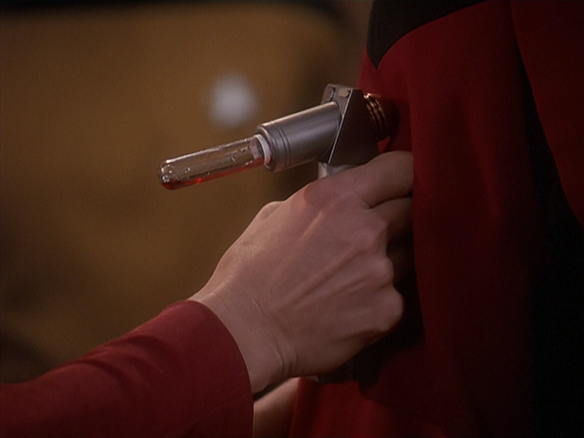extant_StarTrek_DS9_4x12-ParadiseLost_02437.jpg