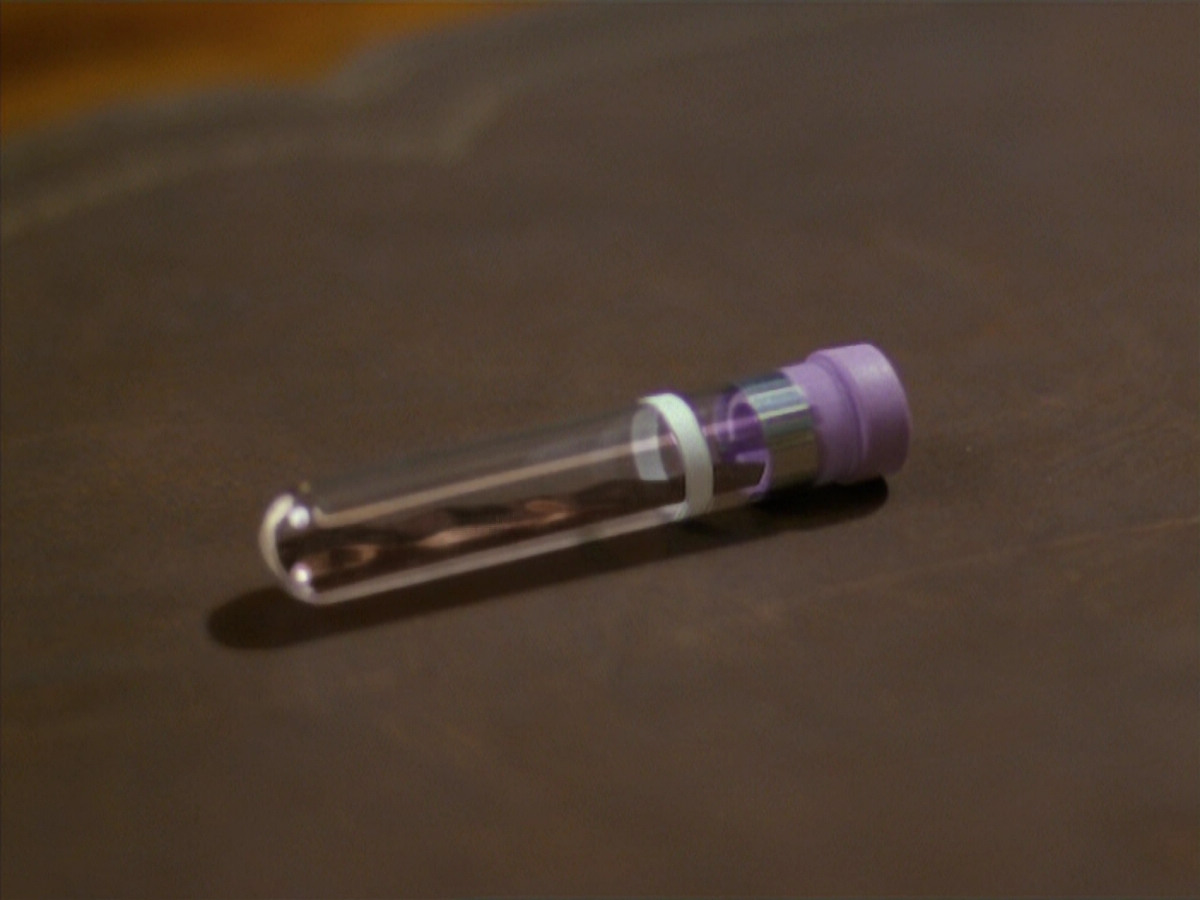 extant_StarTrek_DS9_4x12-ParadiseLost_02450.jpg