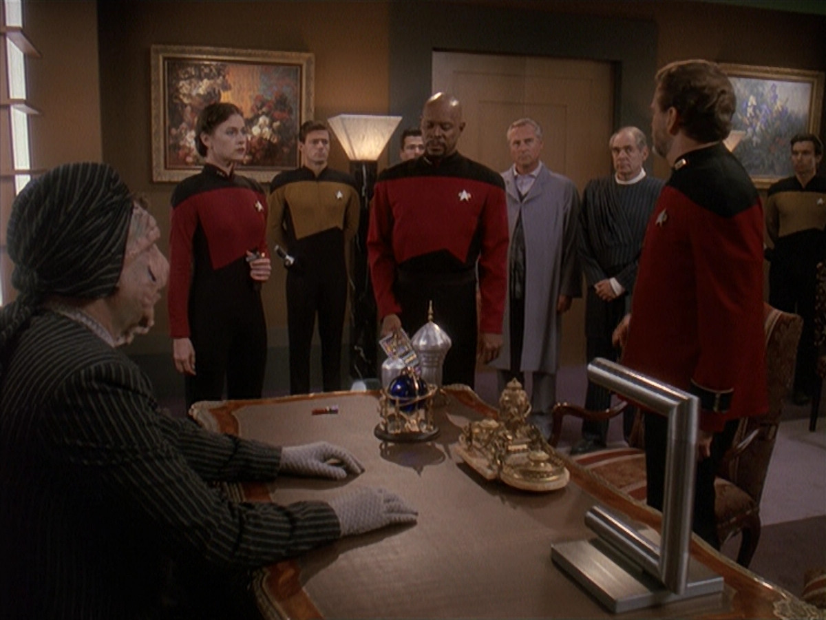 extant_StarTrek_DS9_4x12-ParadiseLost_02464.jpg