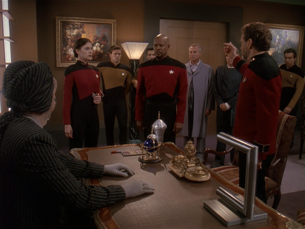 extant_StarTrek_DS9_4x12-ParadiseLost_02466.jpg