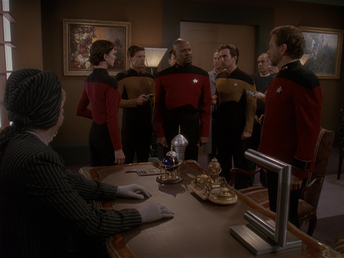 extant_StarTrek_DS9_4x12-ParadiseLost_02473.jpg