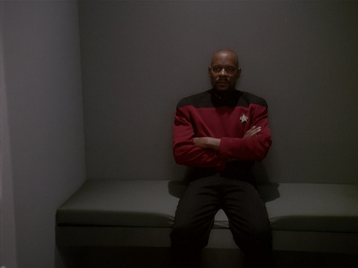 extant_StarTrek_DS9_4x12-ParadiseLost_02490.jpg