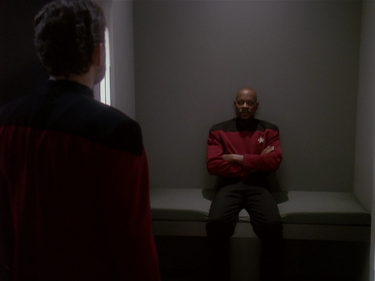 extant_StarTrek_DS9_4x12-ParadiseLost_02494.jpg