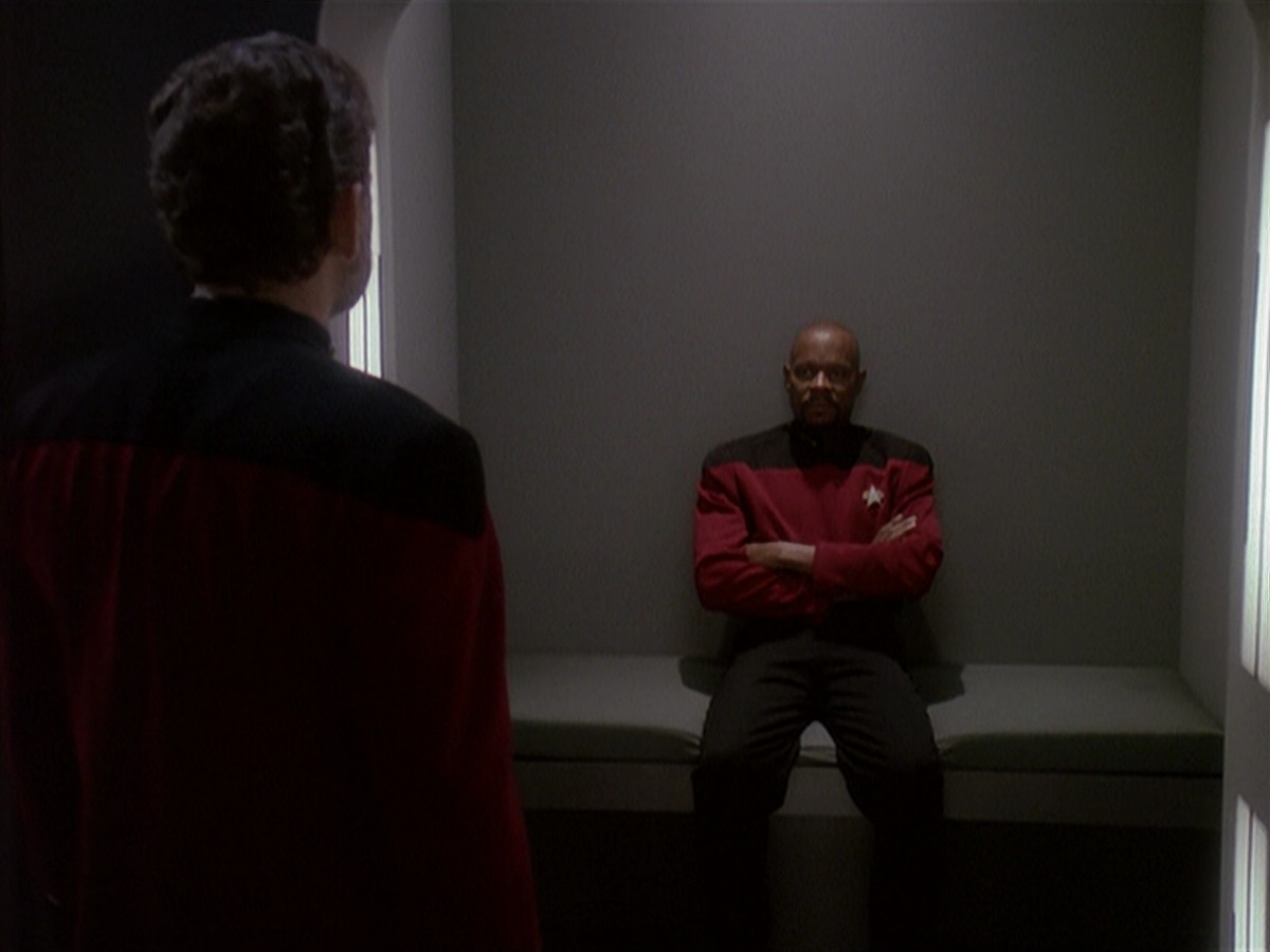 extant_StarTrek_DS9_4x12-ParadiseLost_02495.jpg