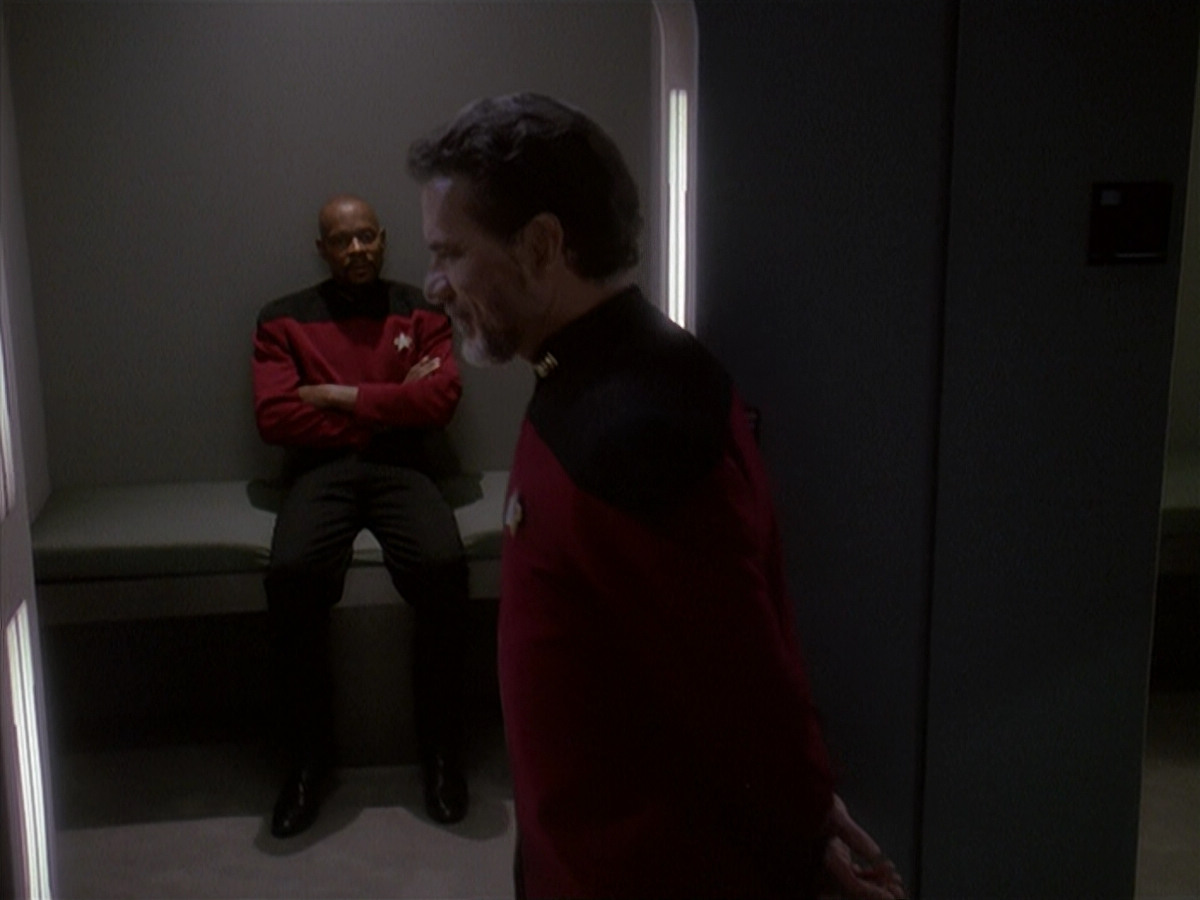 extant_StarTrek_DS9_4x12-ParadiseLost_02555.jpg