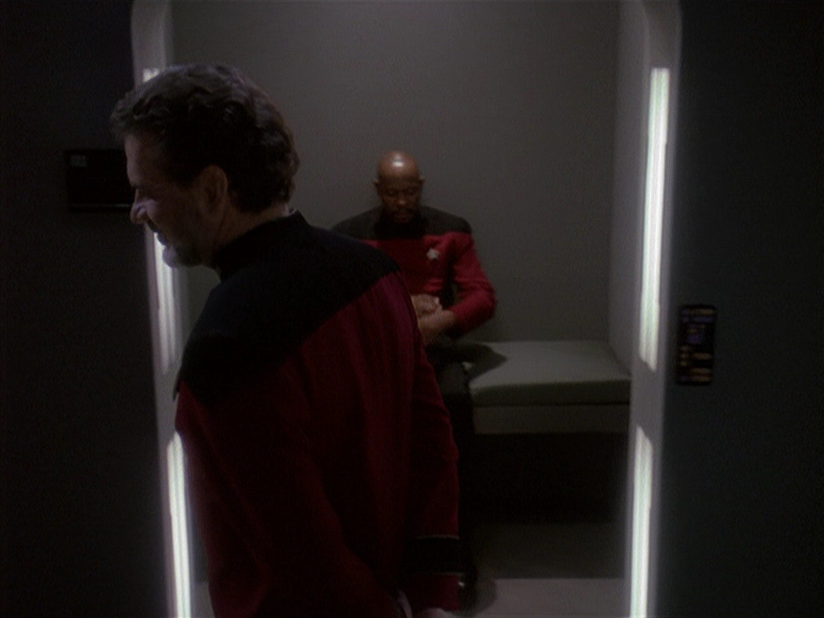 extant_StarTrek_DS9_4x12-ParadiseLost_02557.jpg