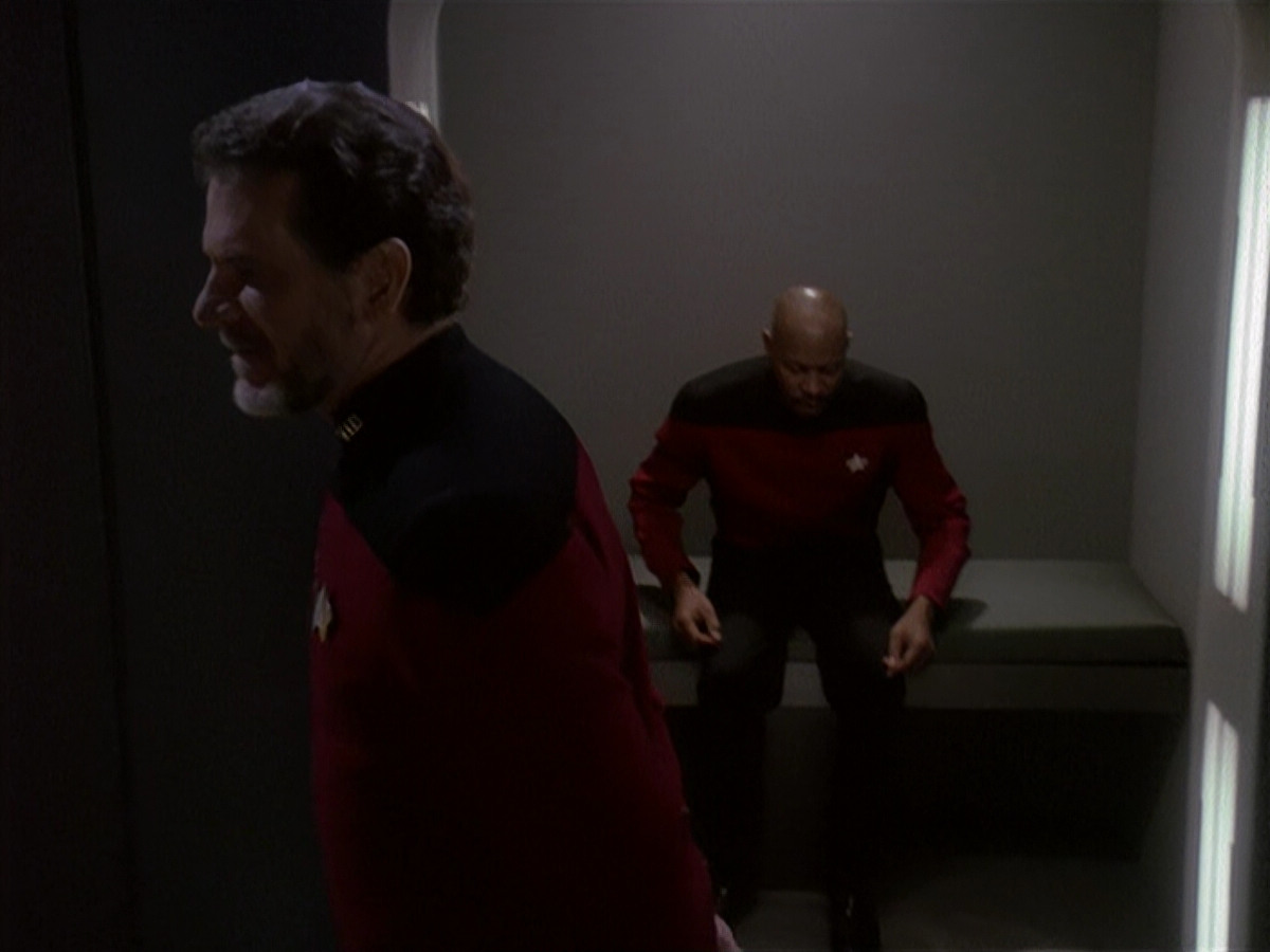 extant_StarTrek_DS9_4x12-ParadiseLost_02558.jpg