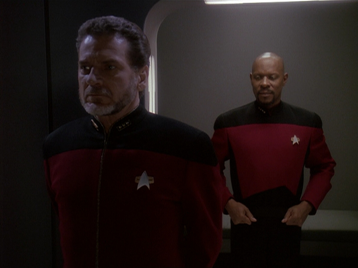 extant_StarTrek_DS9_4x12-ParadiseLost_02574.jpg