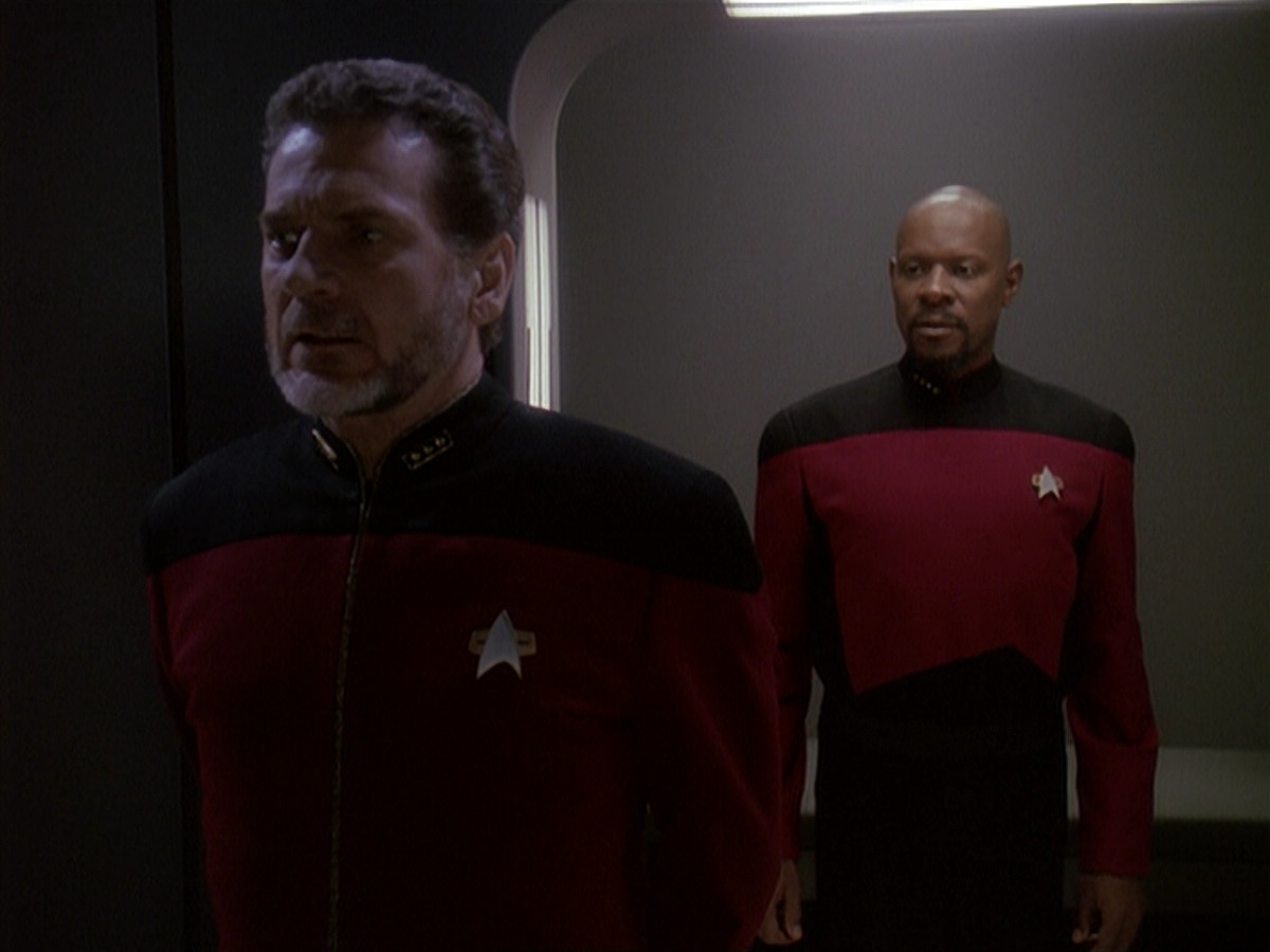 extant_StarTrek_DS9_4x12-ParadiseLost_02578.jpg