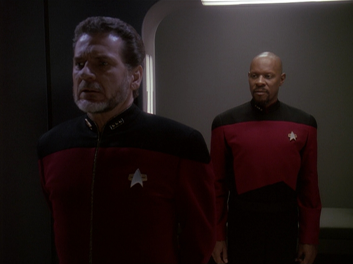 extant_StarTrek_DS9_4x12-ParadiseLost_02583.jpg