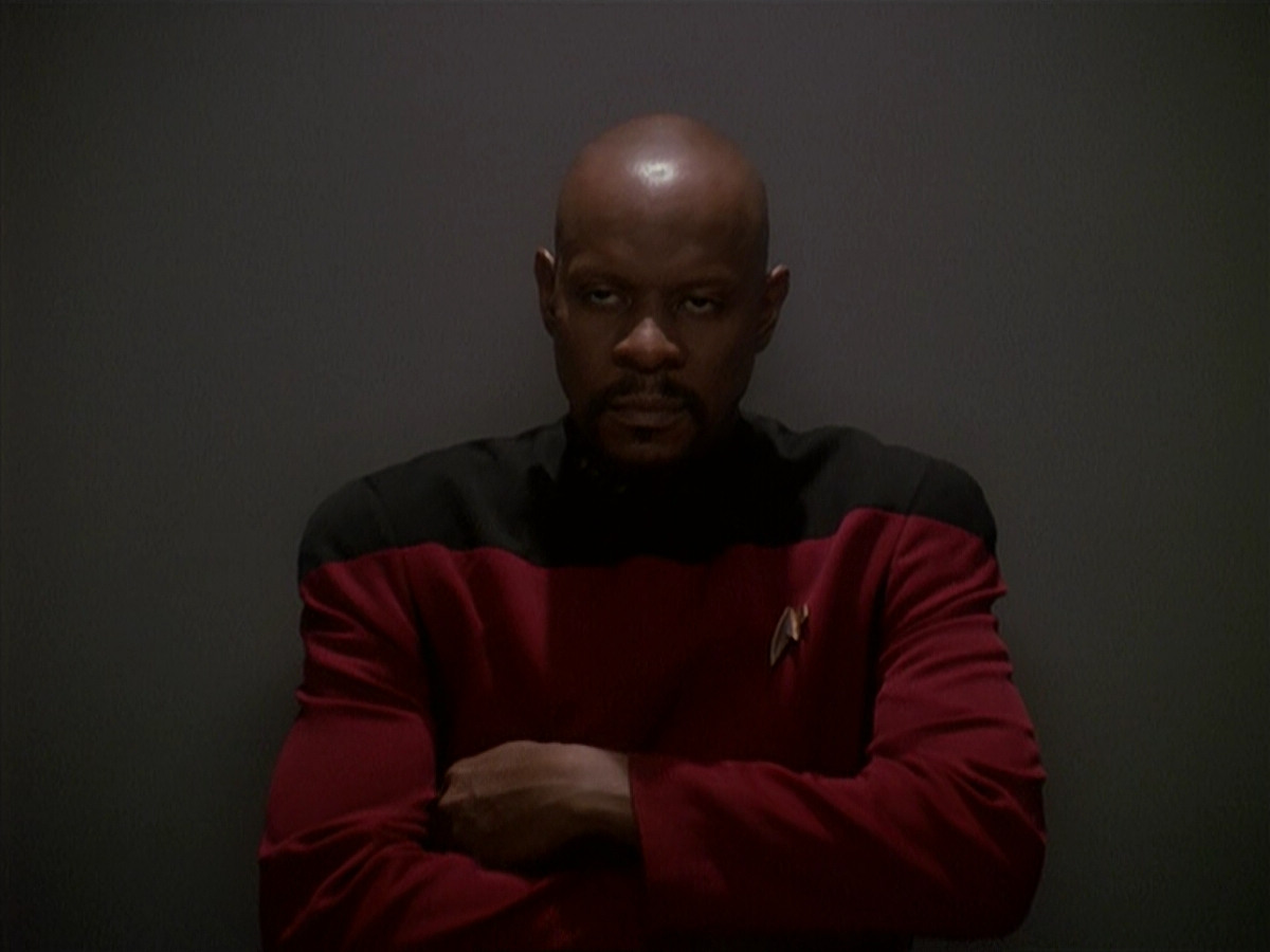extant_StarTrek_DS9_4x12-ParadiseLost_02626.jpg