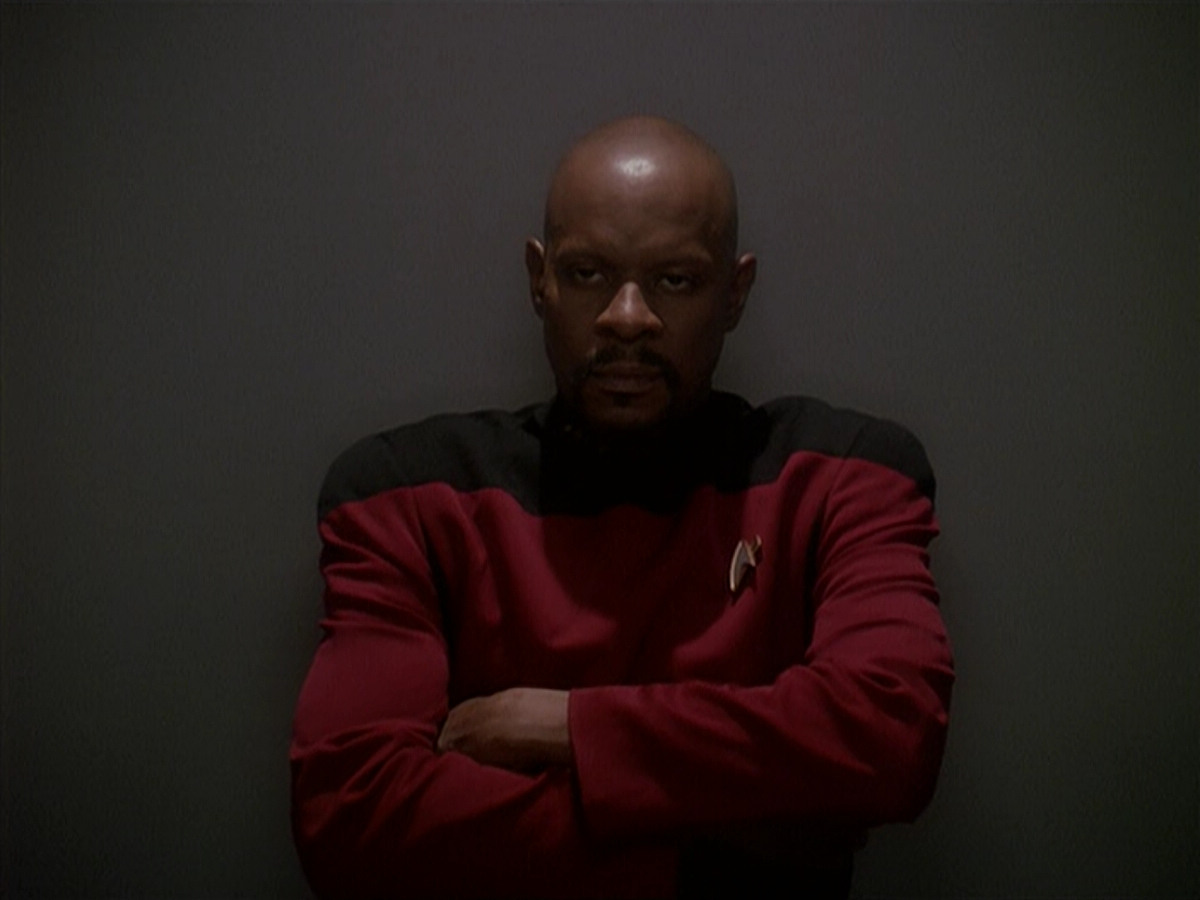 extant_StarTrek_DS9_4x12-ParadiseLost_02627.jpg