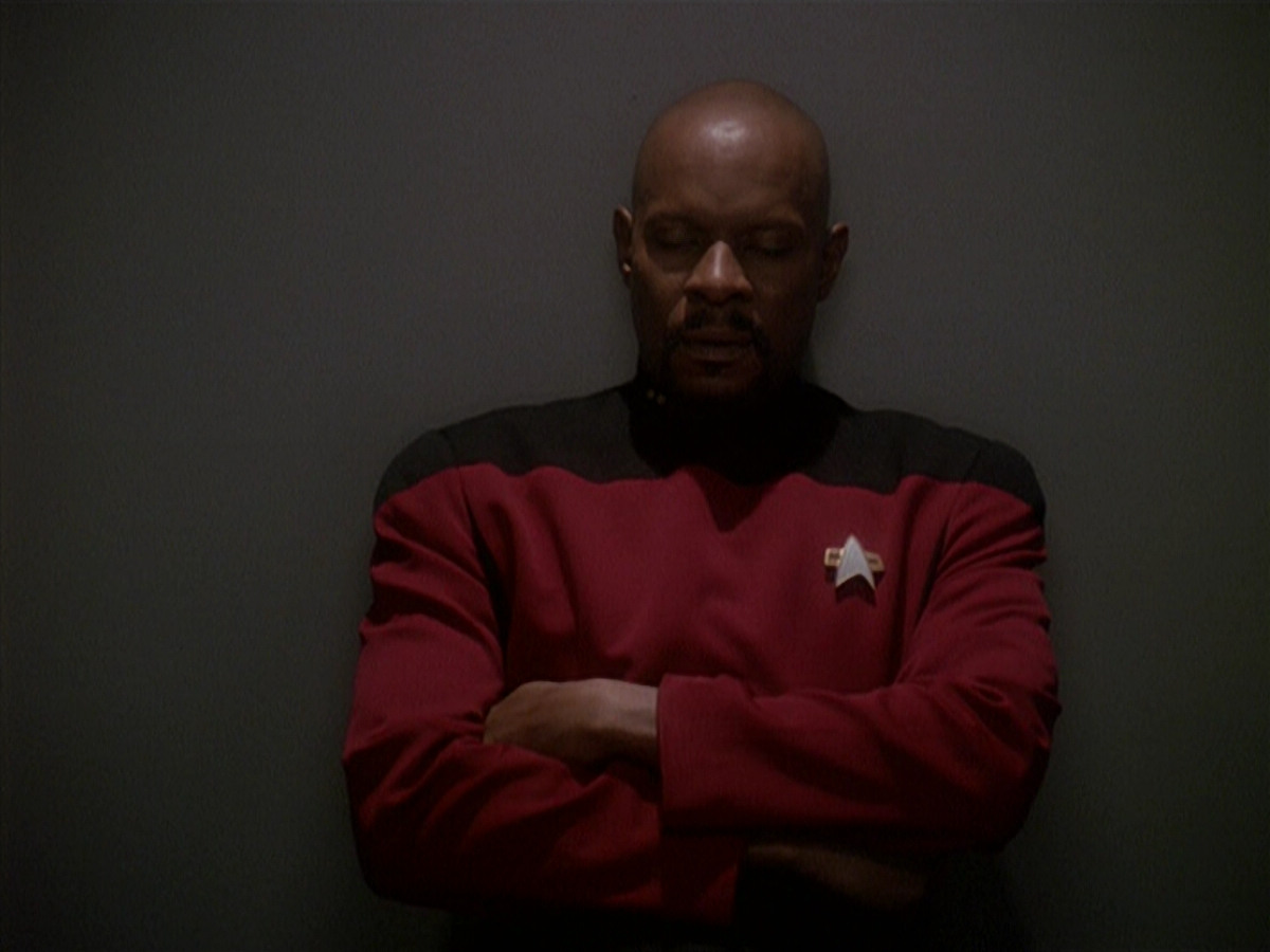 extant_StarTrek_DS9_4x12-ParadiseLost_02652.jpg