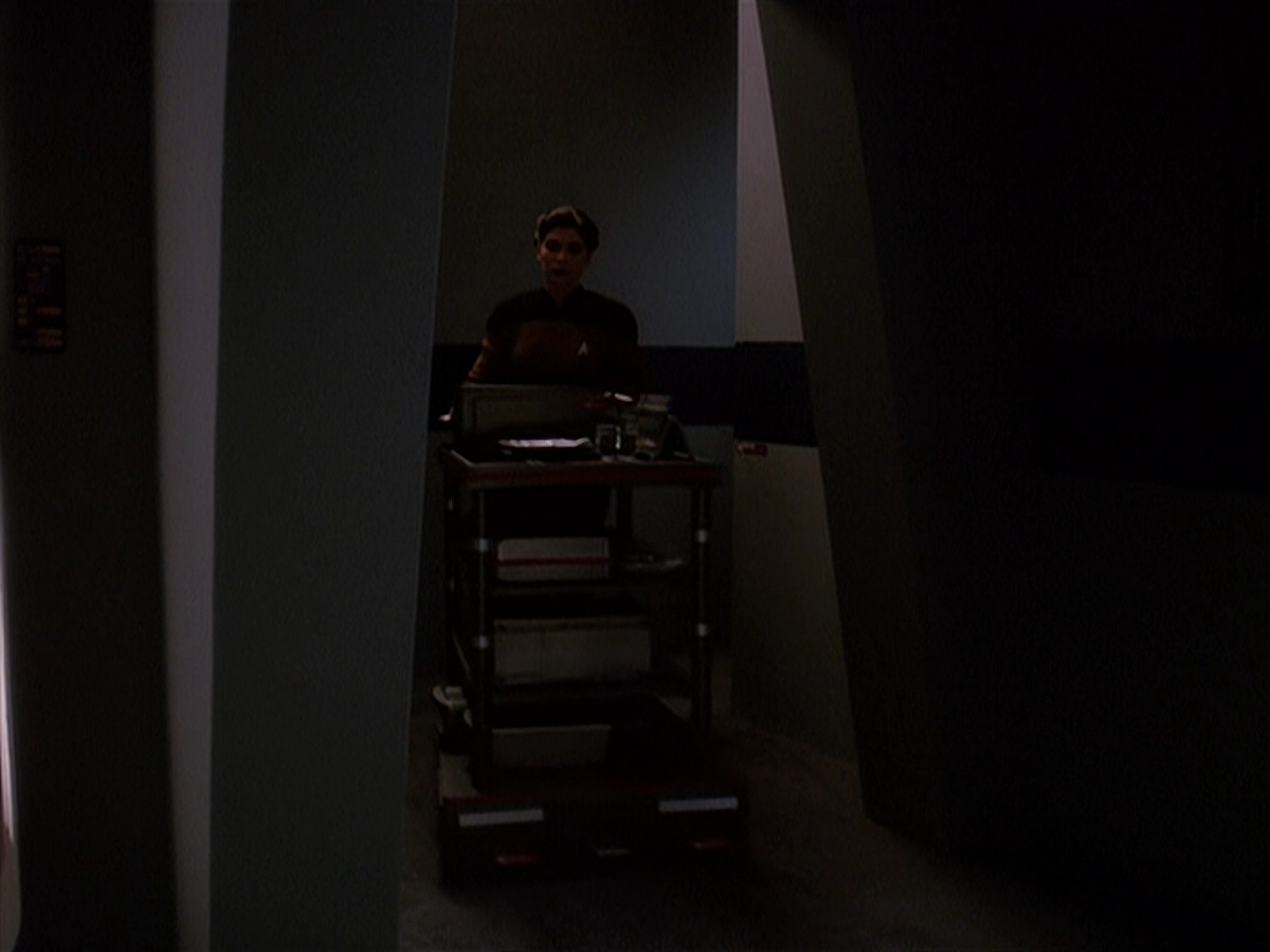 extant_StarTrek_DS9_4x12-ParadiseLost_02662.jpg