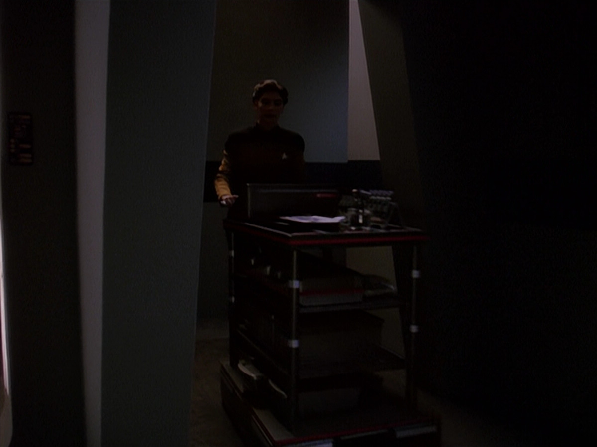 extant_StarTrek_DS9_4x12-ParadiseLost_02663.jpg