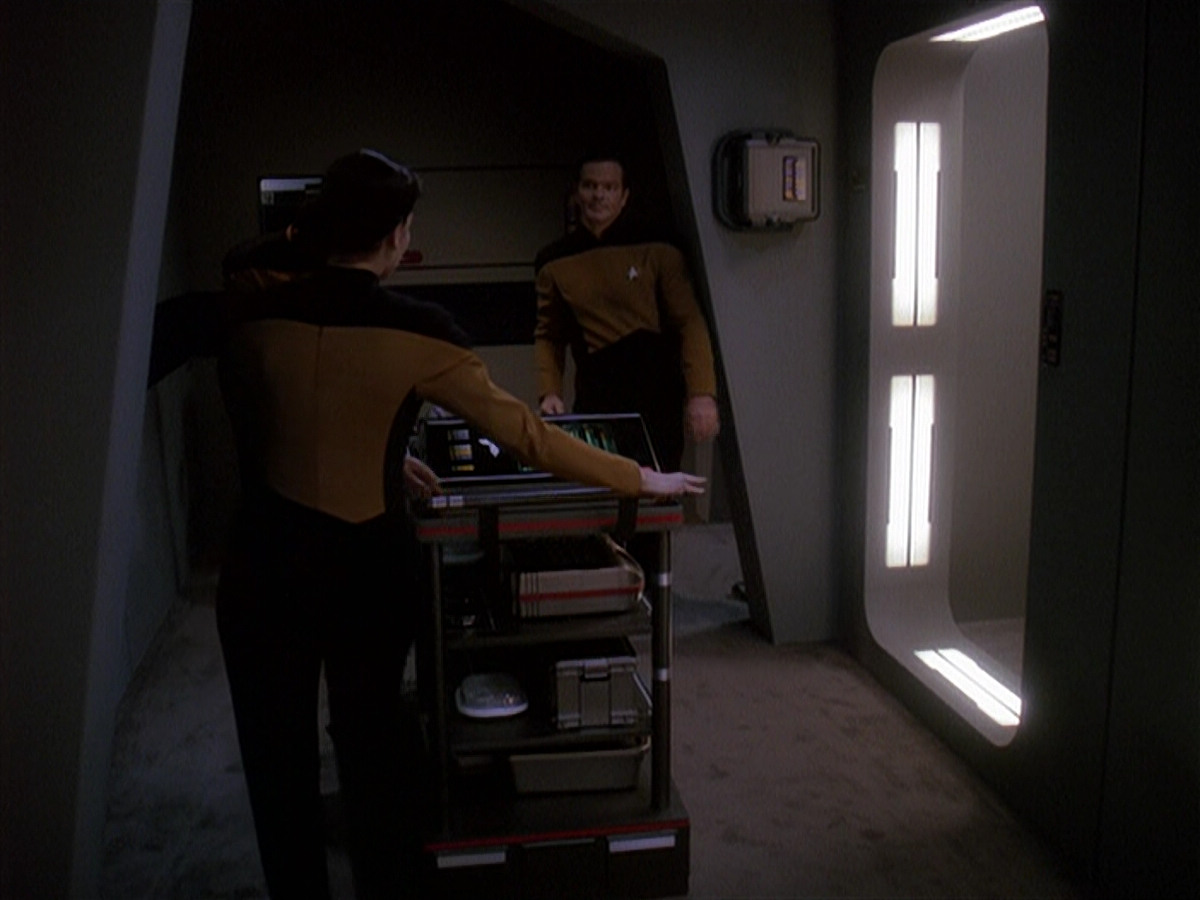 extant_StarTrek_DS9_4x12-ParadiseLost_02676.jpg