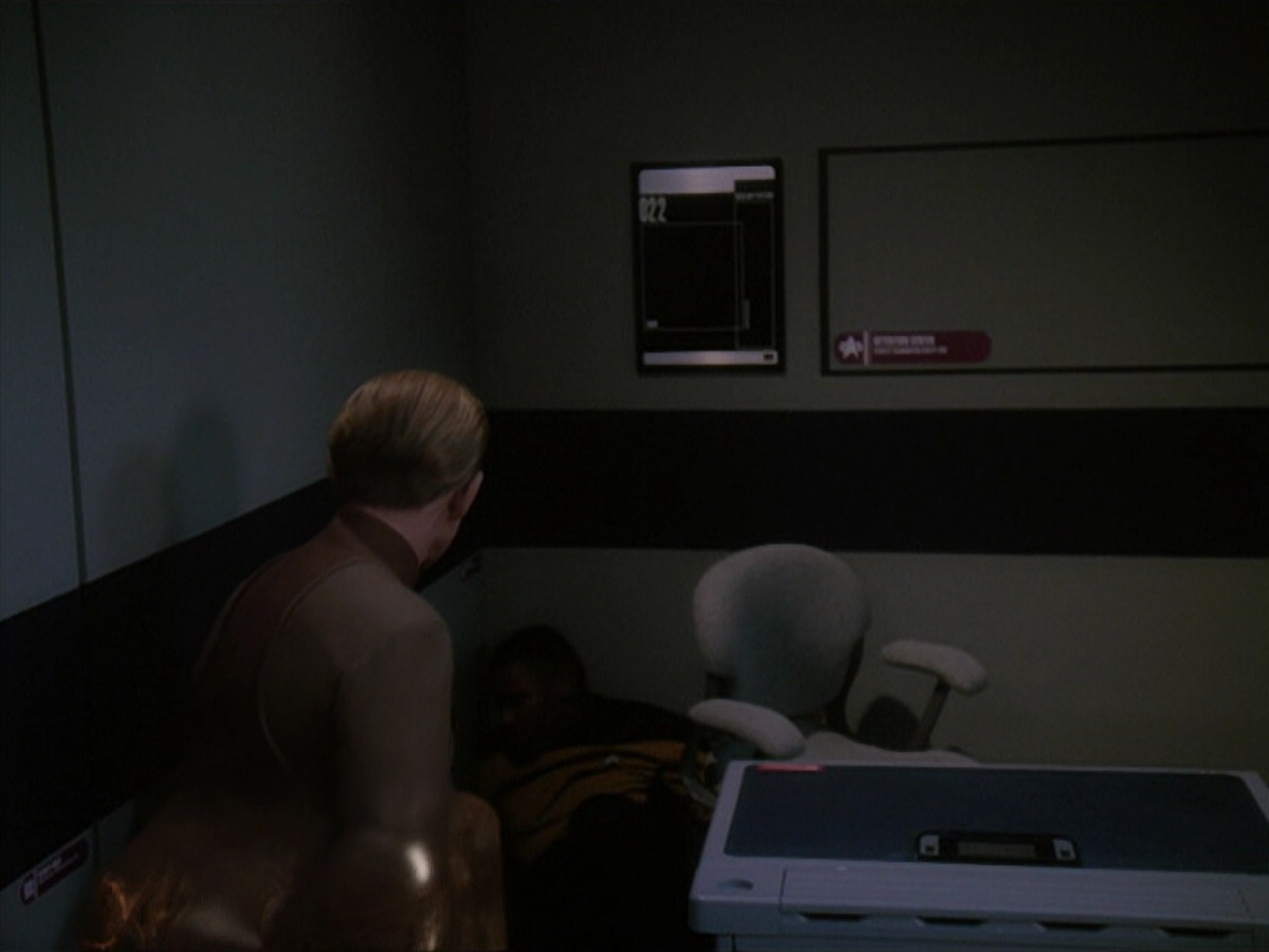 extant_StarTrek_DS9_4x12-ParadiseLost_02700.jpg