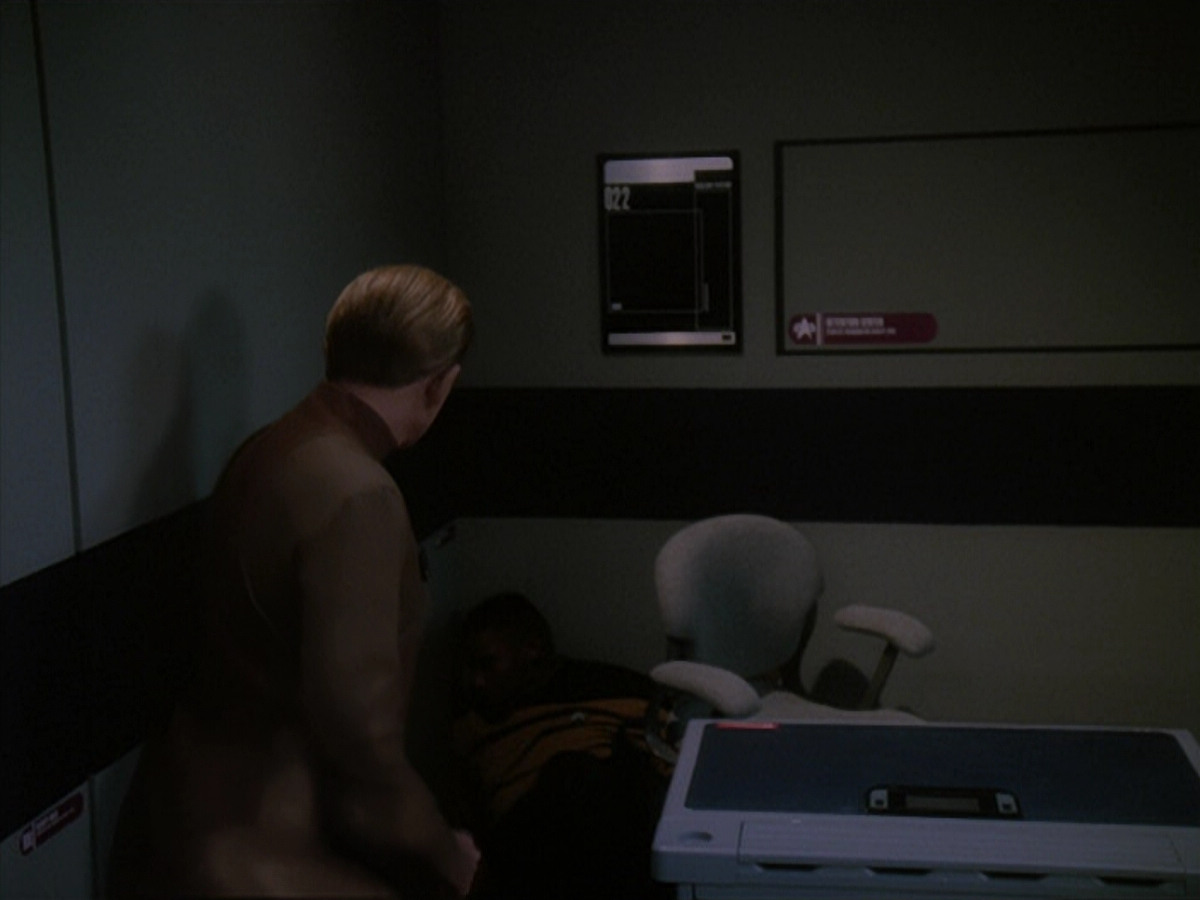extant_StarTrek_DS9_4x12-ParadiseLost_02701.jpg