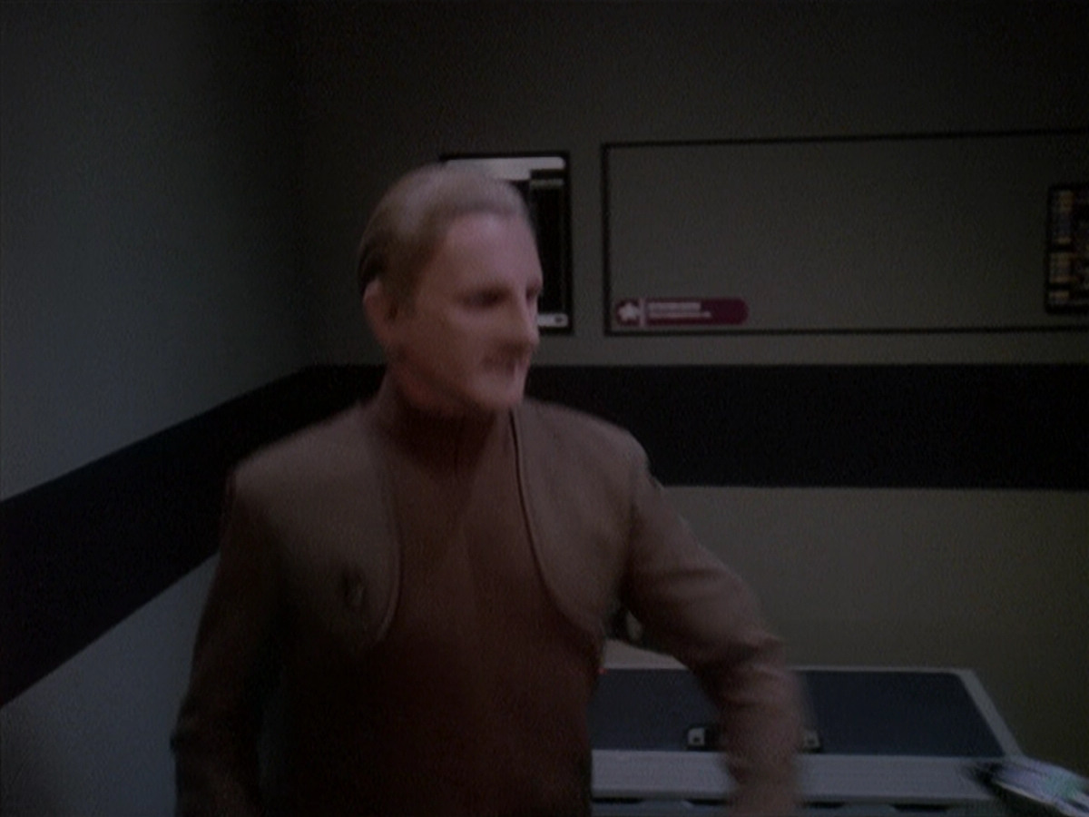 extant_StarTrek_DS9_4x12-ParadiseLost_02704.jpg