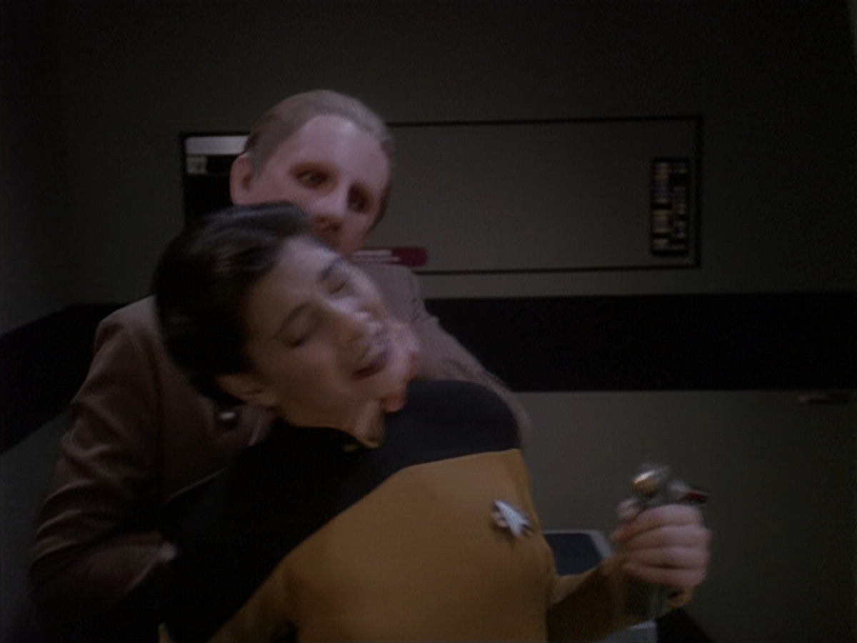 extant_StarTrek_DS9_4x12-ParadiseLost_02711.jpg