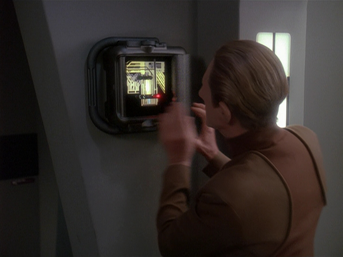 extant_StarTrek_DS9_4x12-ParadiseLost_02736.jpg