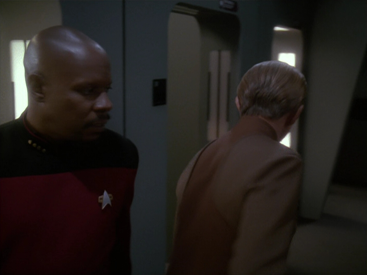 extant_StarTrek_DS9_4x12-ParadiseLost_02761.jpg