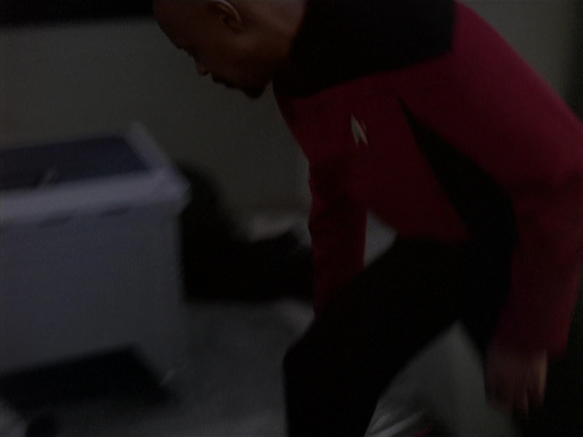 extant_StarTrek_DS9_4x12-ParadiseLost_02767.jpg