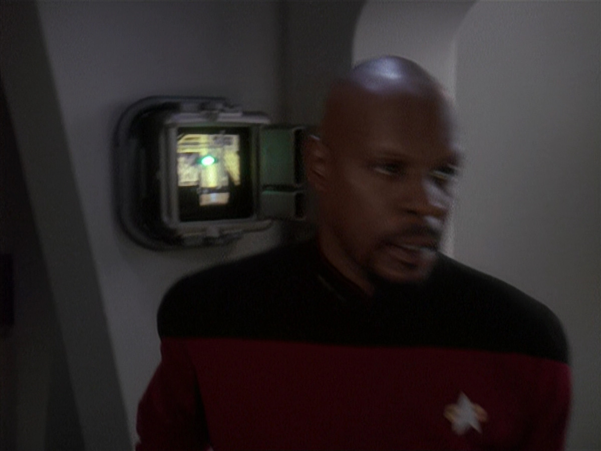 extant_StarTrek_DS9_4x12-ParadiseLost_02770.jpg