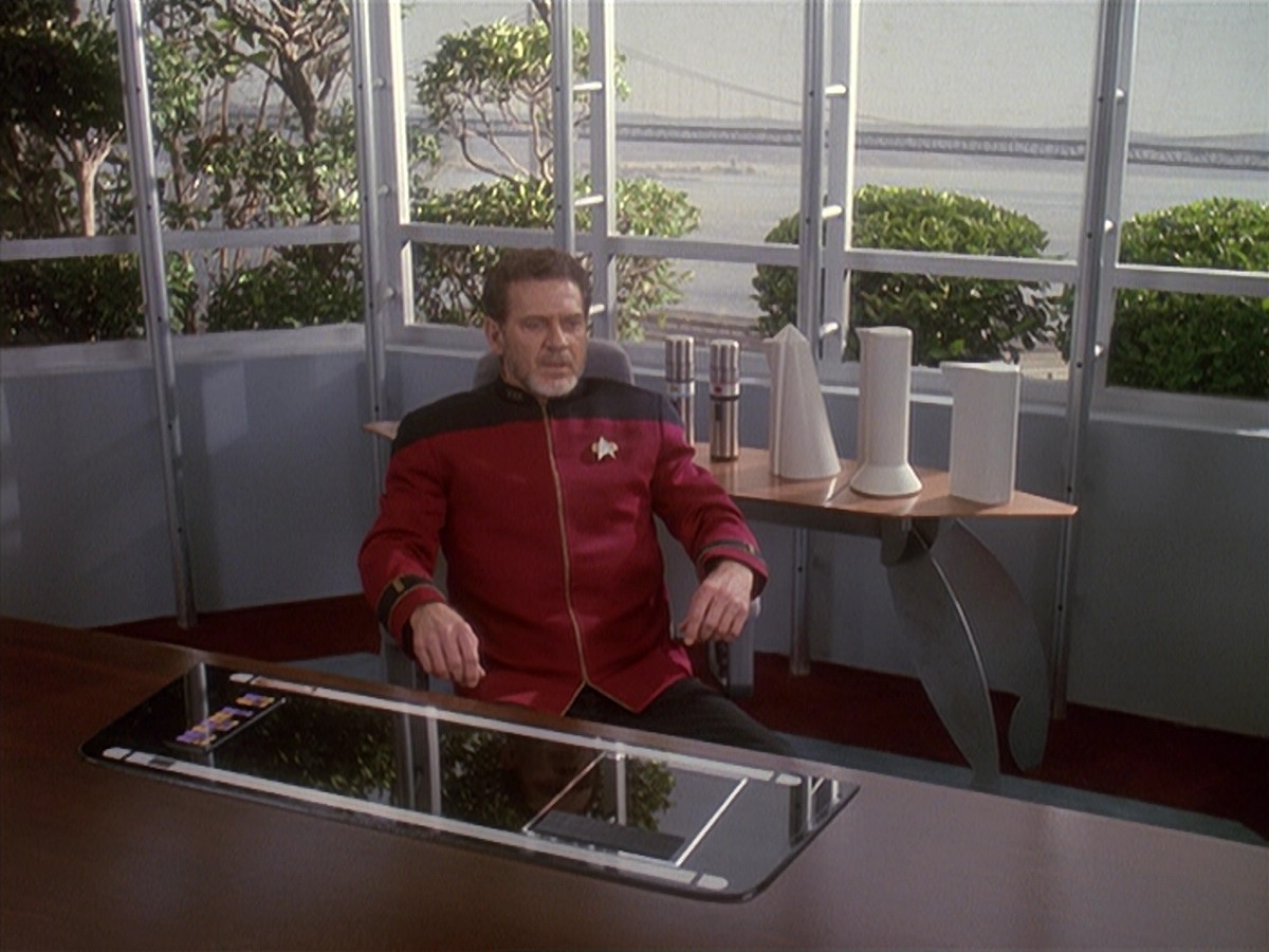 extant_StarTrek_DS9_4x12-ParadiseLost_02790.jpg