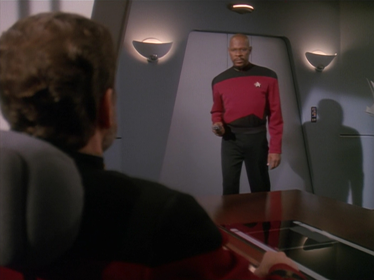 extant_StarTrek_DS9_4x12-ParadiseLost_02794.jpg