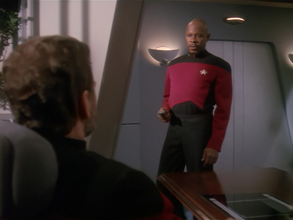 extant_StarTrek_DS9_4x12-ParadiseLost_02796.jpg