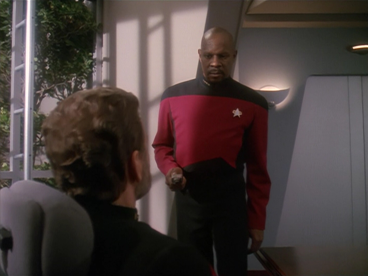 extant_StarTrek_DS9_4x12-ParadiseLost_02798.jpg