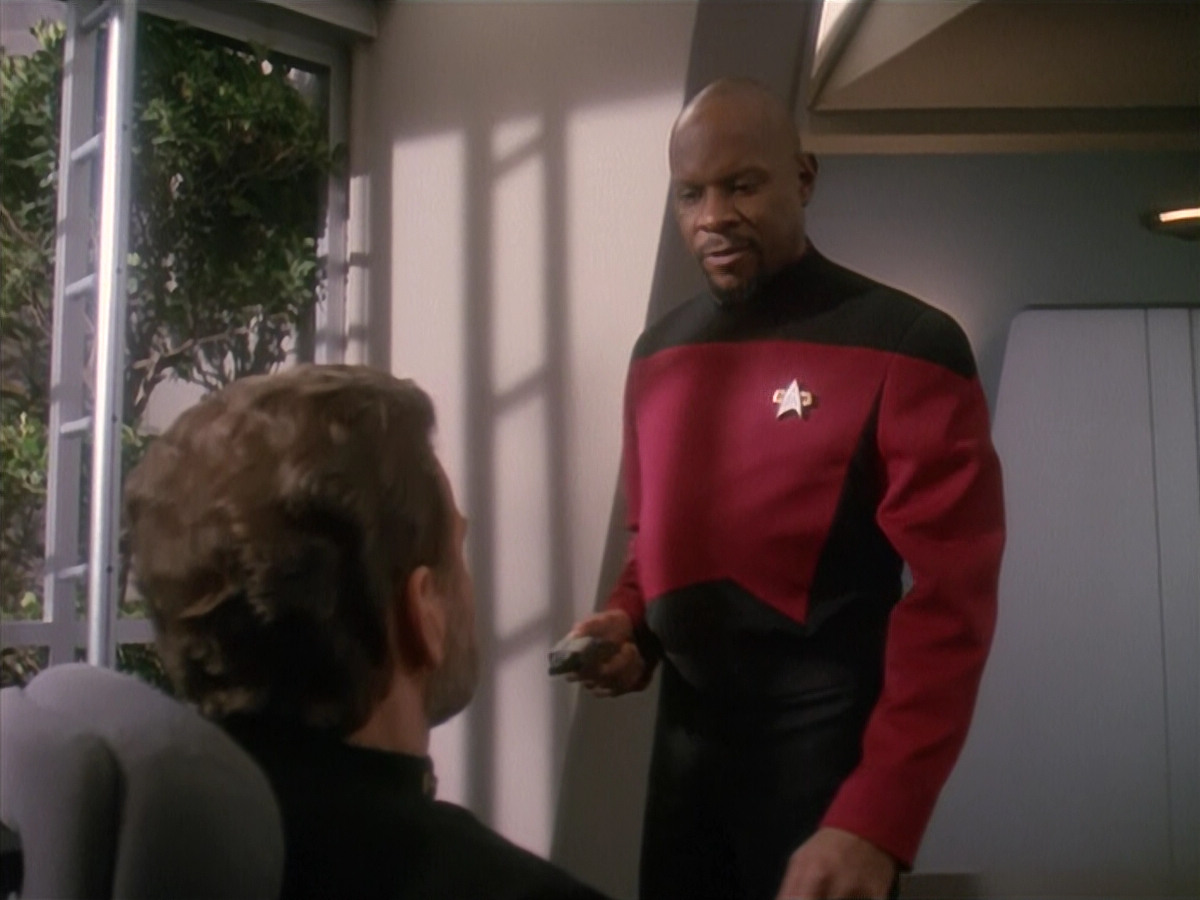 extant_StarTrek_DS9_4x12-ParadiseLost_02799.jpg