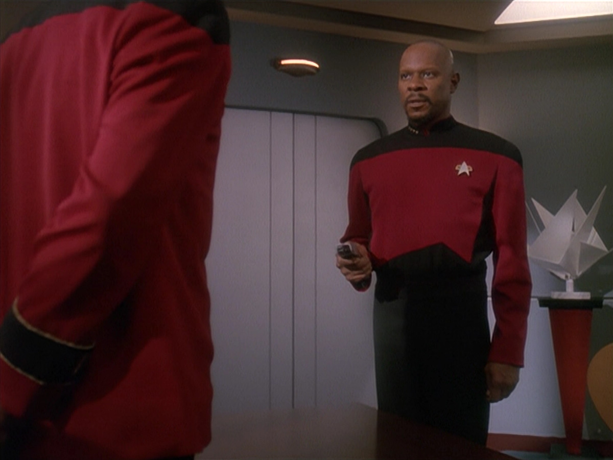 extant_StarTrek_DS9_4x12-ParadiseLost_02819.jpg