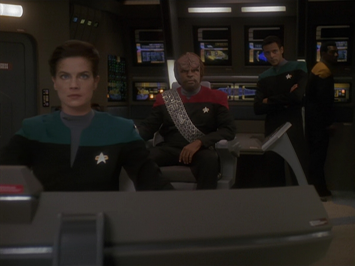 extant_StarTrek_DS9_4x12-ParadiseLost_03055.jpg