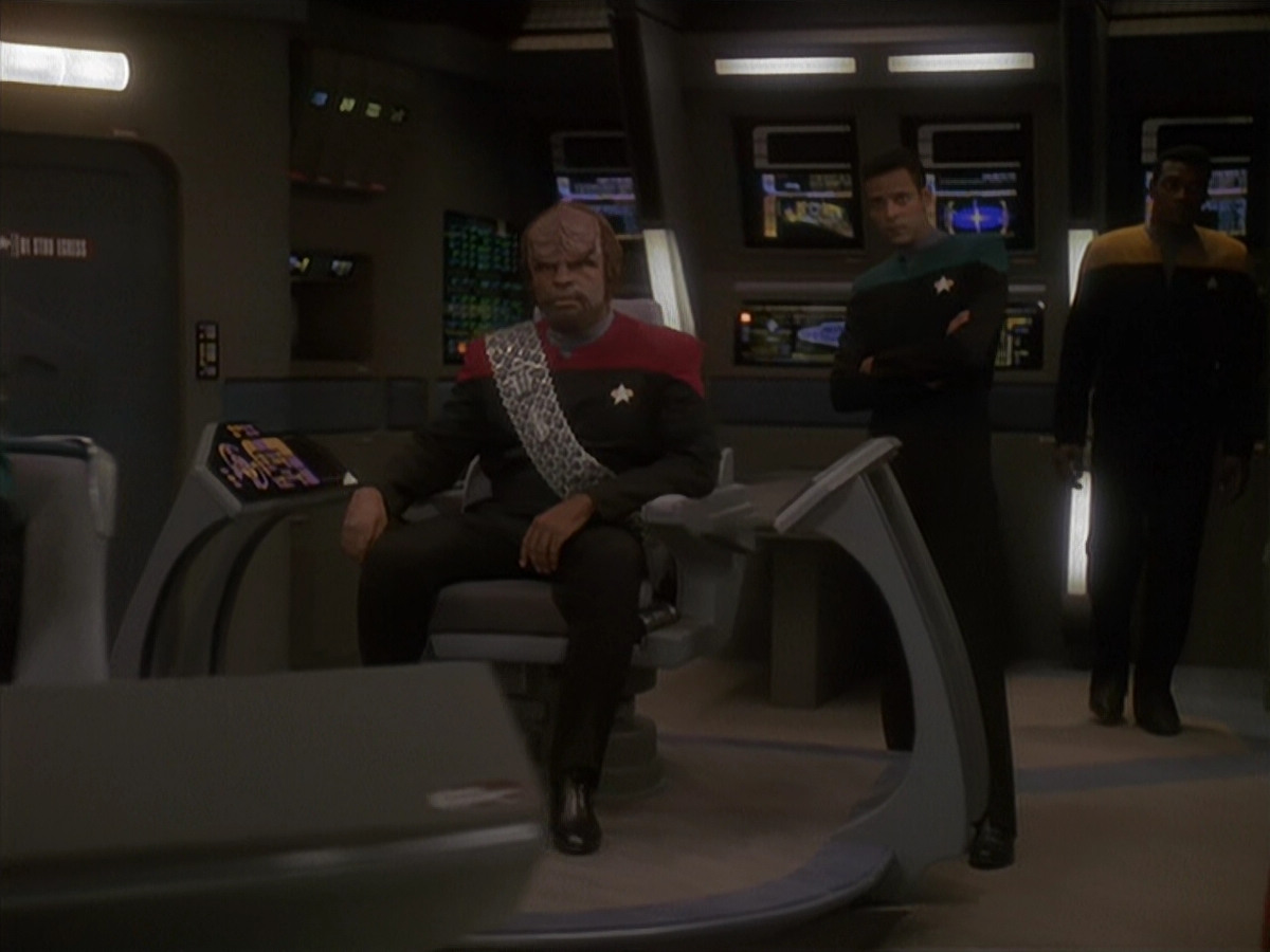 extant_StarTrek_DS9_4x12-ParadiseLost_03057.jpg