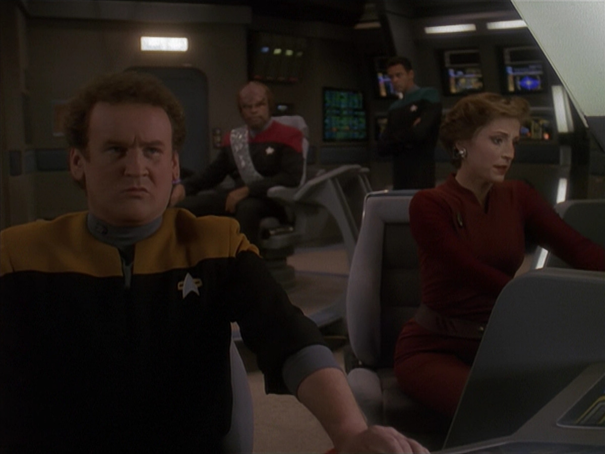 extant_StarTrek_DS9_4x12-ParadiseLost_03062.jpg