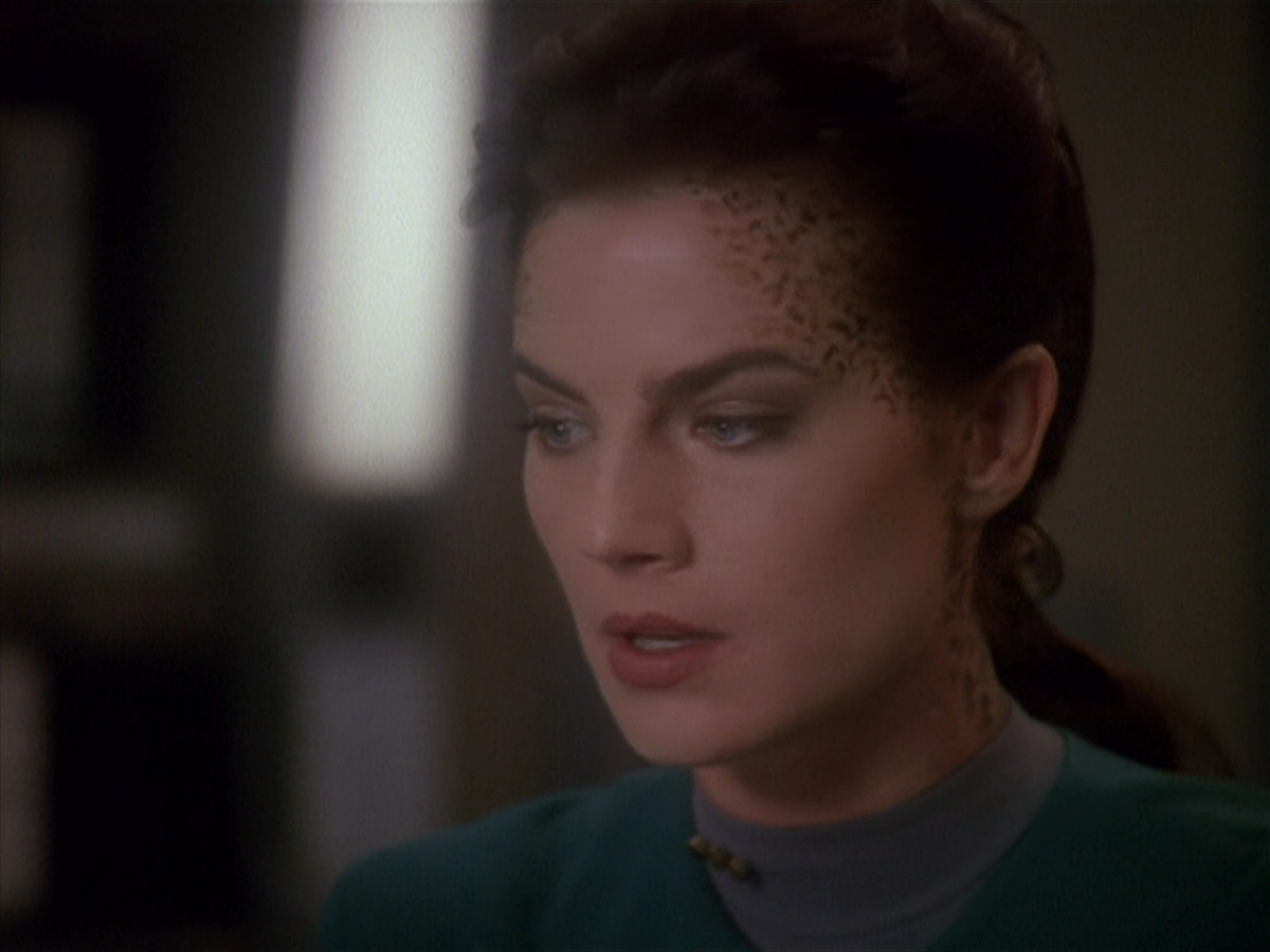 extant_StarTrek_DS9_4x12-ParadiseLost_03123.jpg