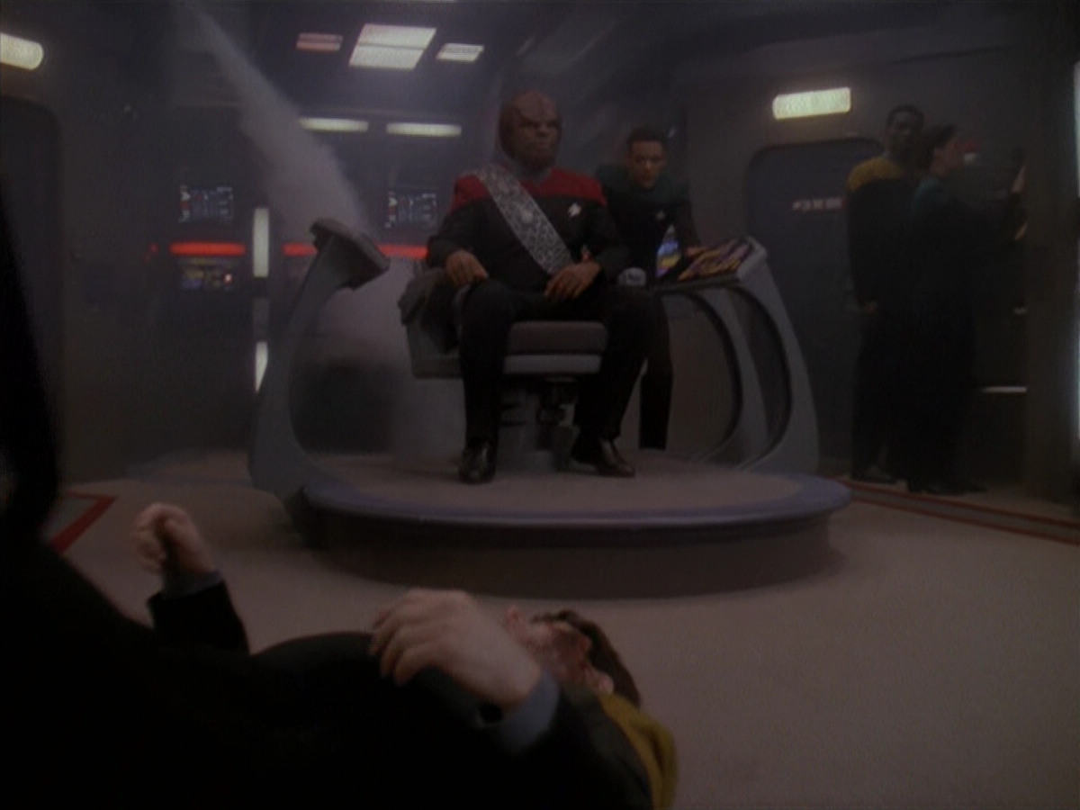 extant_StarTrek_DS9_4x12-ParadiseLost_03130.jpg